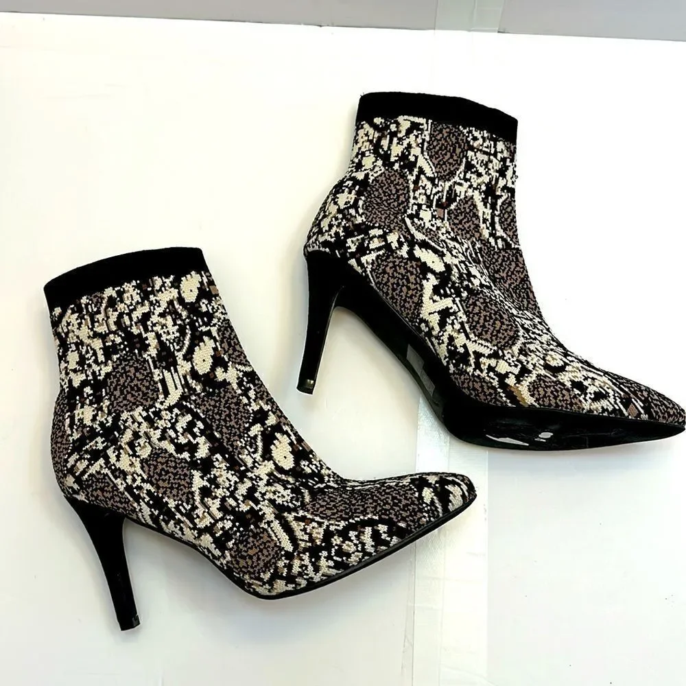 Mia ankle boots women’s McKinney beige multi sock boots size 10M
